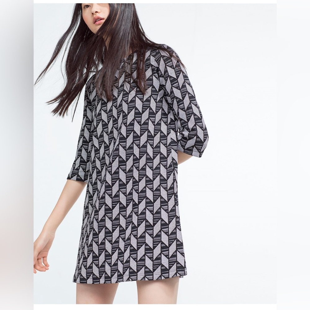 ZARA Jacquard Geometric Mini Dress Black Gray Shift 3/4 Sleeve Large
